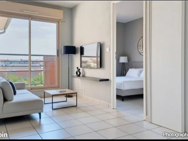 ALBI CENTRE - T2 lumineux avec balcon, parking couvert et vue dégagée