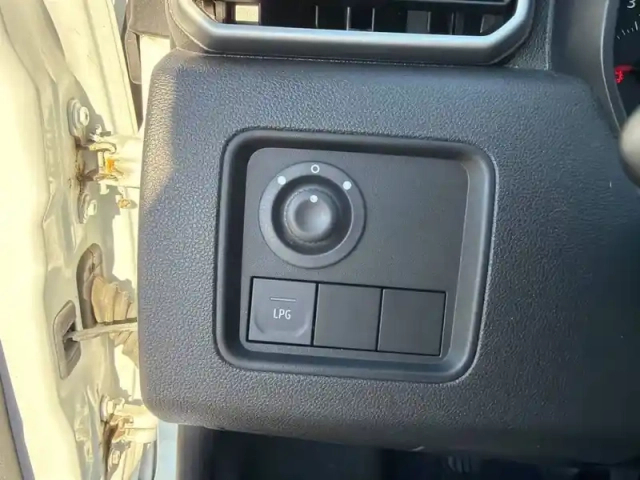 Dacia Duster eco-g 100 4x2 — photo 26