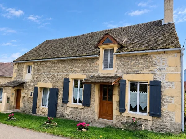 MAISON DE CAMPAGNE SANS TRAVAUX A 10MIN DE CORBIGNY
