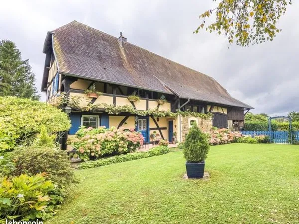 Maison alsacienne à colombages rénovée - 180 m², piscine, Sundgau