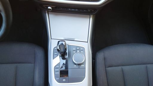 BMW Serie 3 Touring 2.0 320d 190 - Lounge – 2020 – 160000 km – Diesel – Boîte Automatique — photo 28