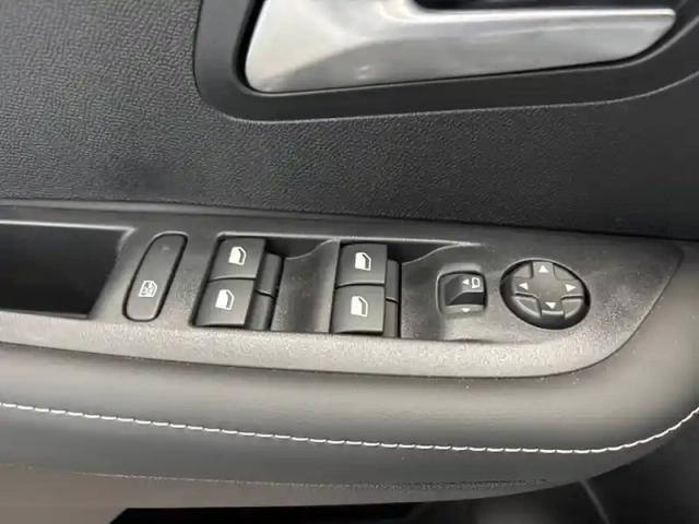 Peugeot 208 electrique 54 kwh 156ch — photo 43