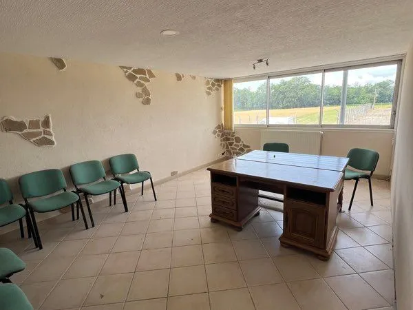 Local professionnel 24 m2 bureau