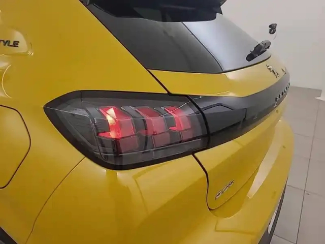 Peugeot 208 puretech 75 s&amp;s bvm5 — photo 47