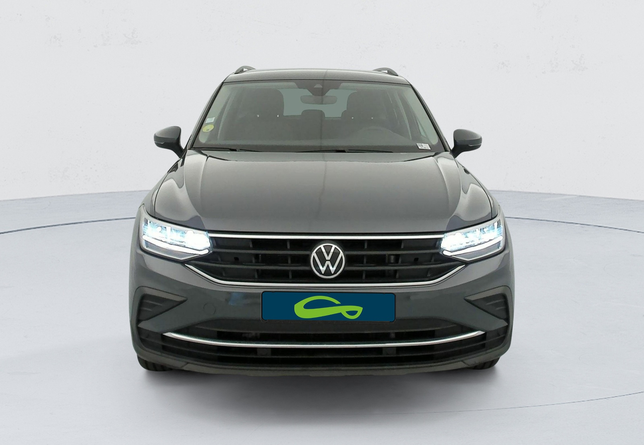 Volkswagen Tiguan — photo 8