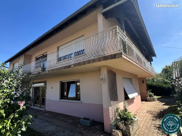 Maison 9 pièces 252 m²