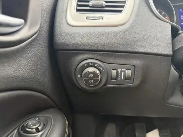 Jeep Compass 1.6 multijet ii 120ch limited 4x2 euro6d-t — photo 13