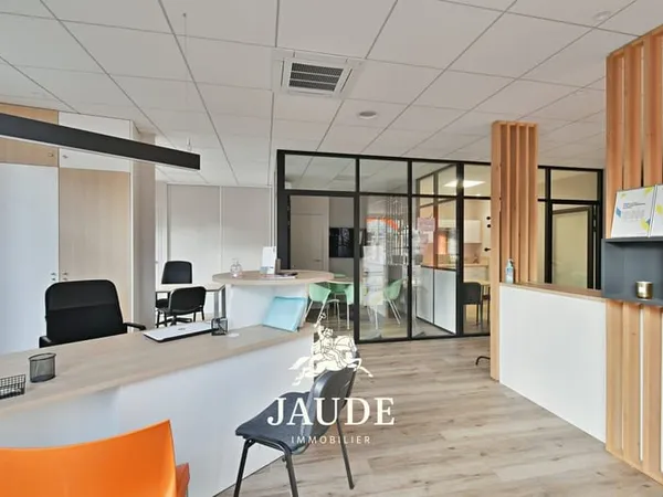 Local commercial ou Bureaux - 95m2 Quartier REGENSBURG -SALI