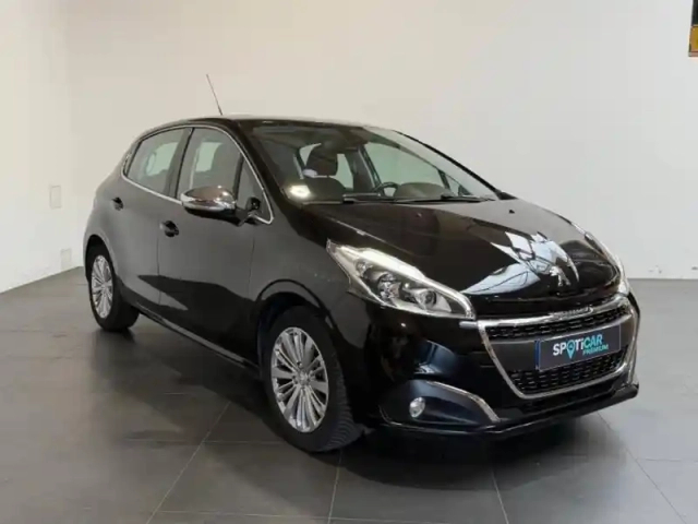 Peugeot 208 1.2  82 allure 5p gps / clim auto / régulateur — photo 3