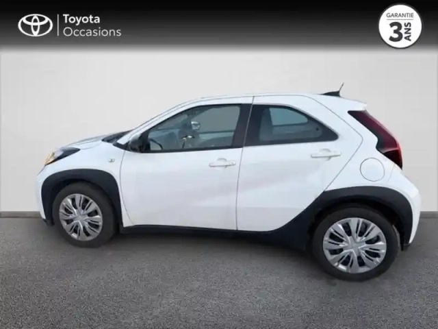 Toyota Aygo x 1.0 vvt-i 72ch dynamic — photo 3