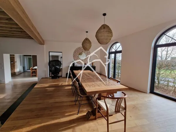 Maison 7 pièces 260 m²