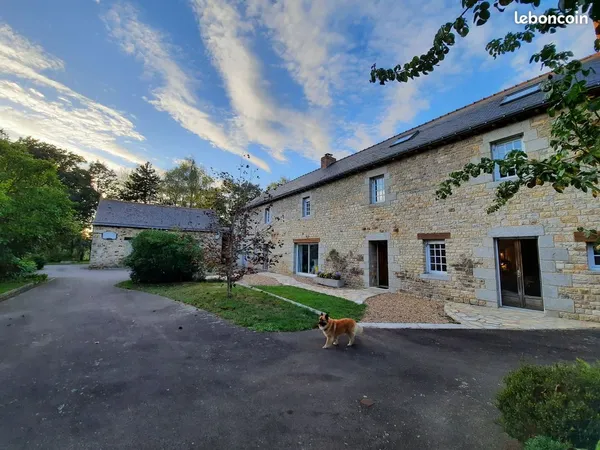 Longère de caractère - 240 m² - 2,35 hectares - installations équestres