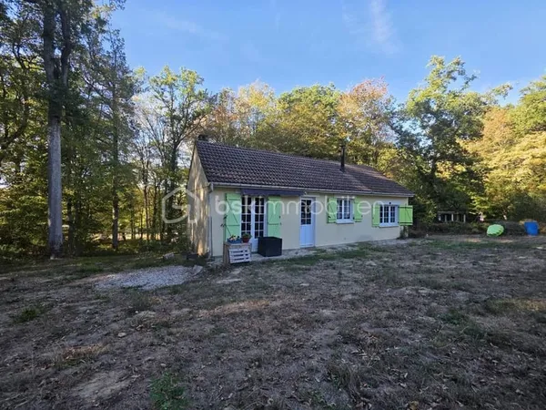 Maison plain-pied 66 m²  Véranda & terrain boisé de 2 154 m² à Saint-Hilaire-les-Andrésis