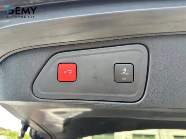 Peugeot 3008 hybrid 225 e-eat8 — photo 28