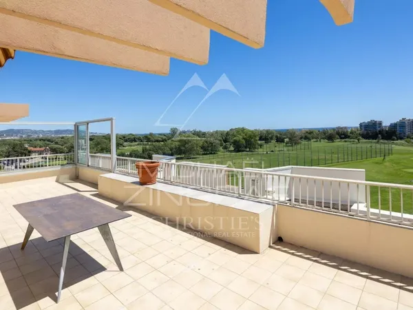 APPARTEMENT VUE MER AU COEUR DE LA VILLE