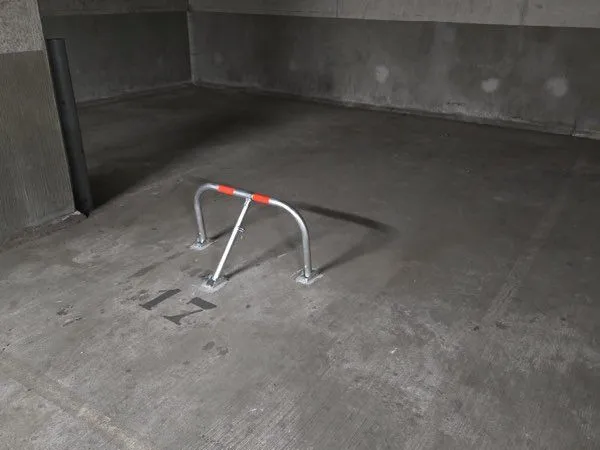 Place de parking en sous-sol fermé au sein d'une résidence sécurisée