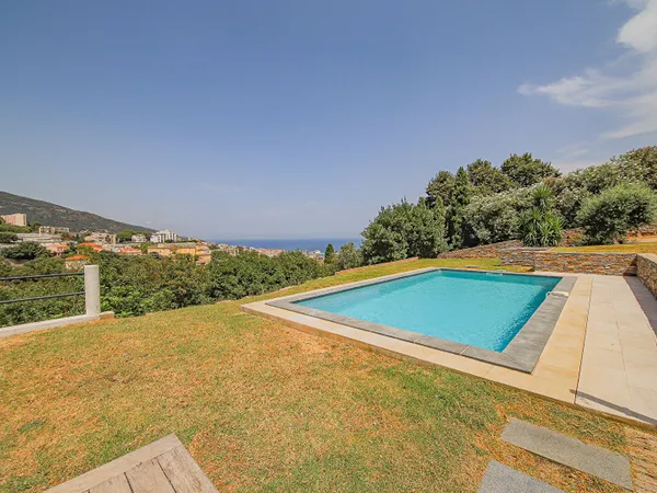 Maison 6 pièces 166 m²