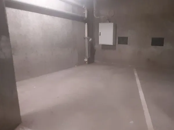 Location emplacement parking sécurisé - Malakoff : véhicule + 2 roues