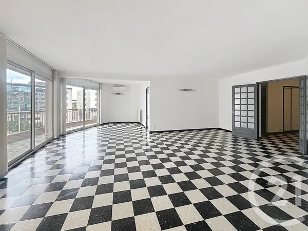 Appartement 6 pièces 145 m²