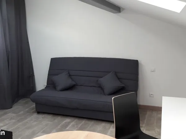 STUDIO MEUBLE 25 m²