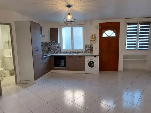 A loué a Vias