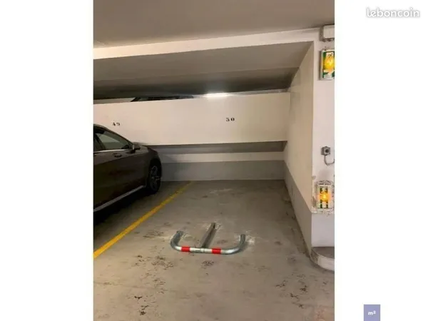 Parking rue des Guillemites, Paris 4