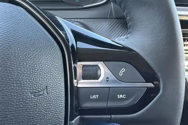 Peugeot 208 hybrid 110 ch e-dcs6 — photo 45
