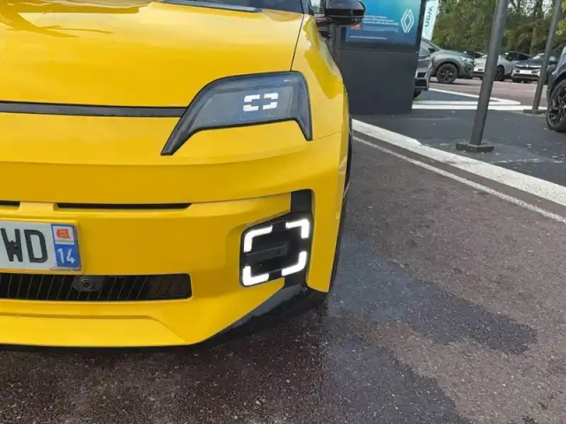 Renault 5 renault  e-tech electrique 120 ch autonomie urbaine — photo 22
