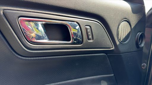 Ford Mustang Cabriolet 2.3 Ecoboost 317 - . – 2015 – 63092 km – Essence – Boîte Manuelle — photo 14