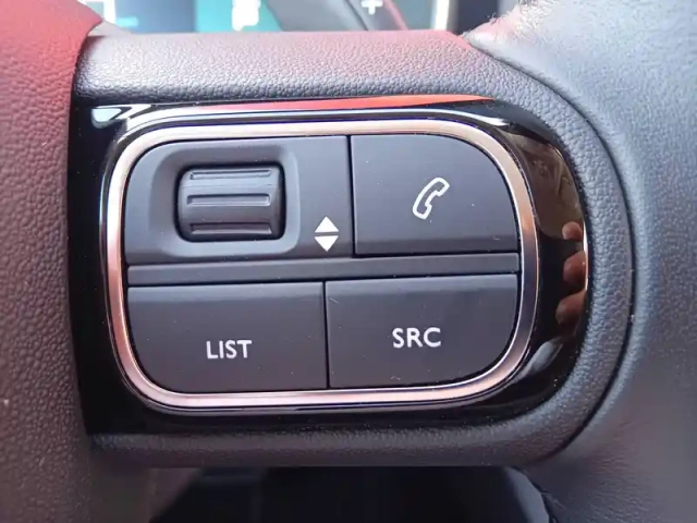 Citroën C5 Aircross hybride rechargeable 225 e-eat8 — photo 17
