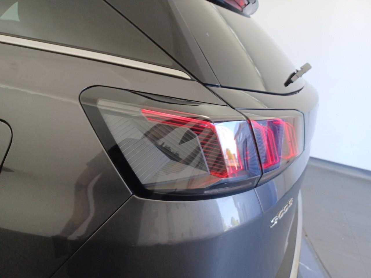 Peugeot 3008 hybrid 225 e-eat8 gt — photo 17
