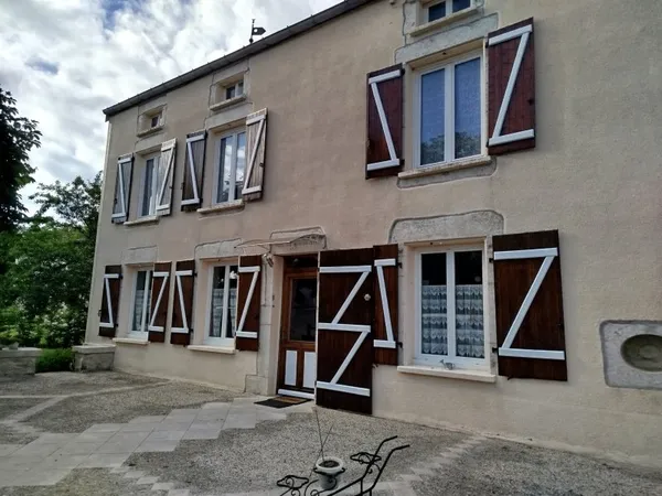 MAISON EN PIERRE NON MITOYENNE 220 M2 - 5 CHAMBRES - TERRAIN 1600 M2
