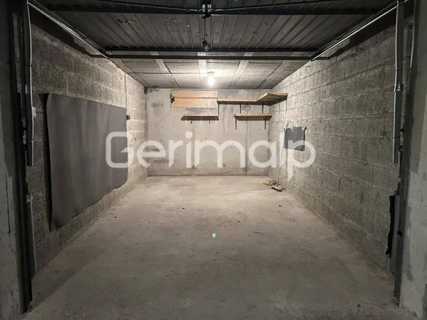Parking 14 m²