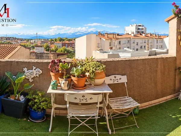Perpignan - duplex lumineux avec terrasse et vue sur le canigou