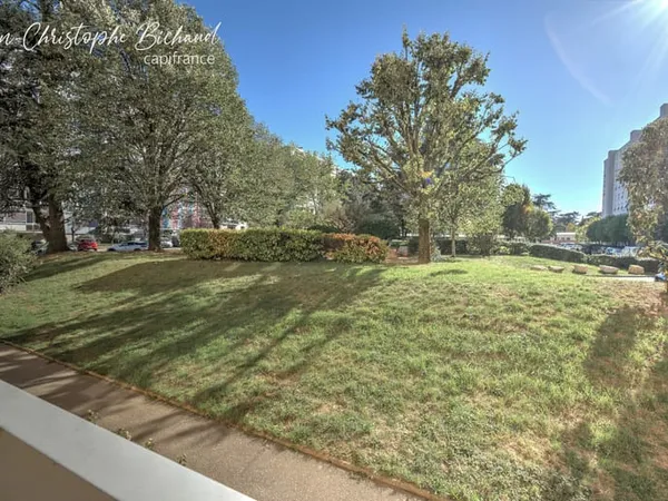SAINTE-FOY-LÈS-LYON - APPARTEMENT T3 AVEC BALCON - SECTEUR LES BRUYÈRES
