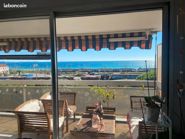 F3 vue mer centre Cannes la Bocca