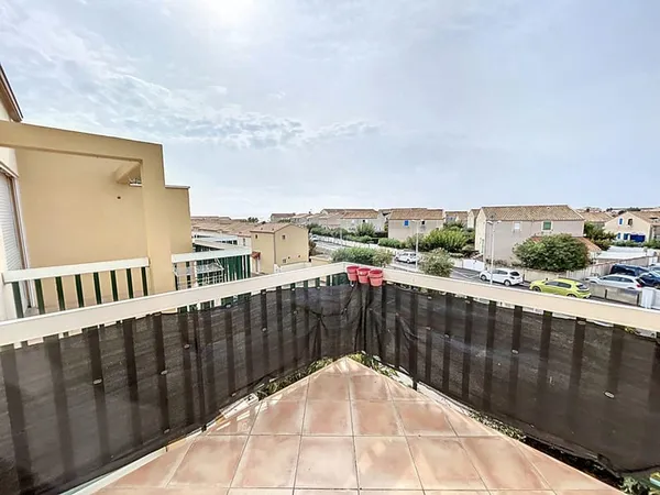FRONTIGNAN PLAGE T2 MEZZANINE TERRASSE PARKING A LOUER