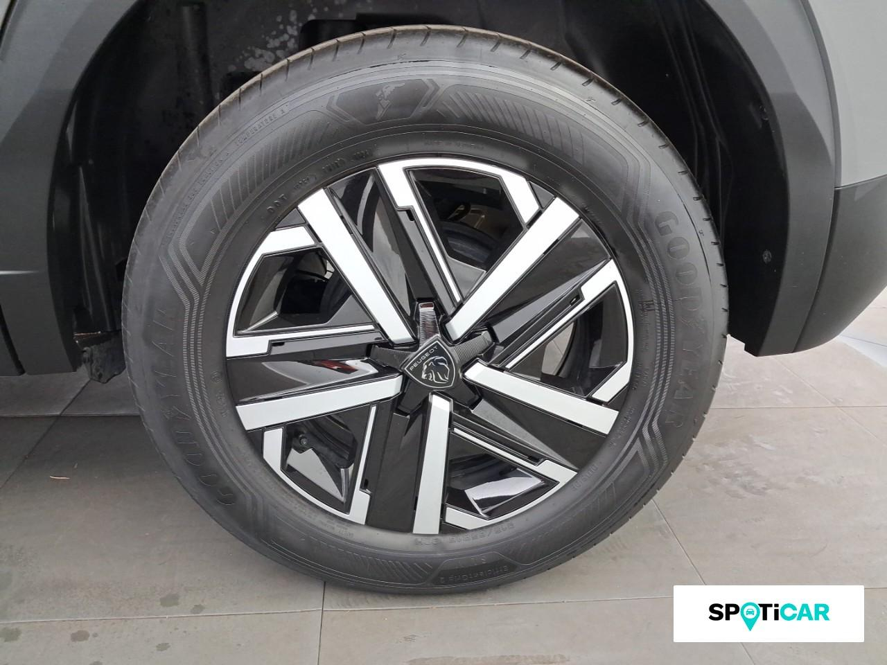 Peugeot 2008 1.2 puretech 100ch s&s active — photo 11