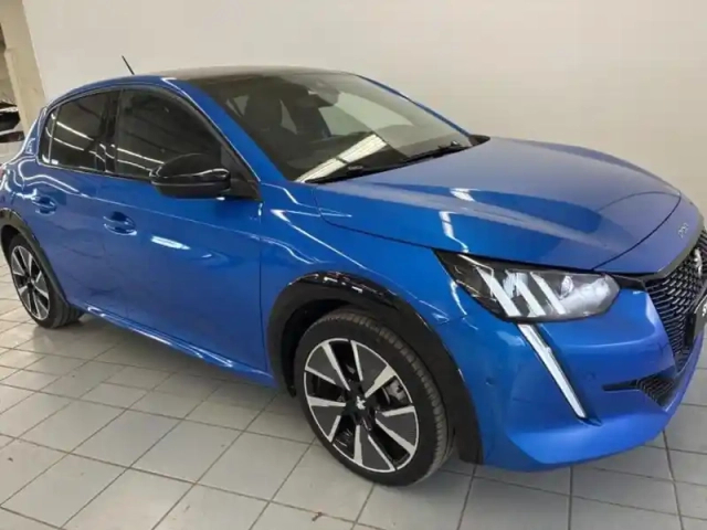 Peugeot 208 e- 136ch gt — photo 8