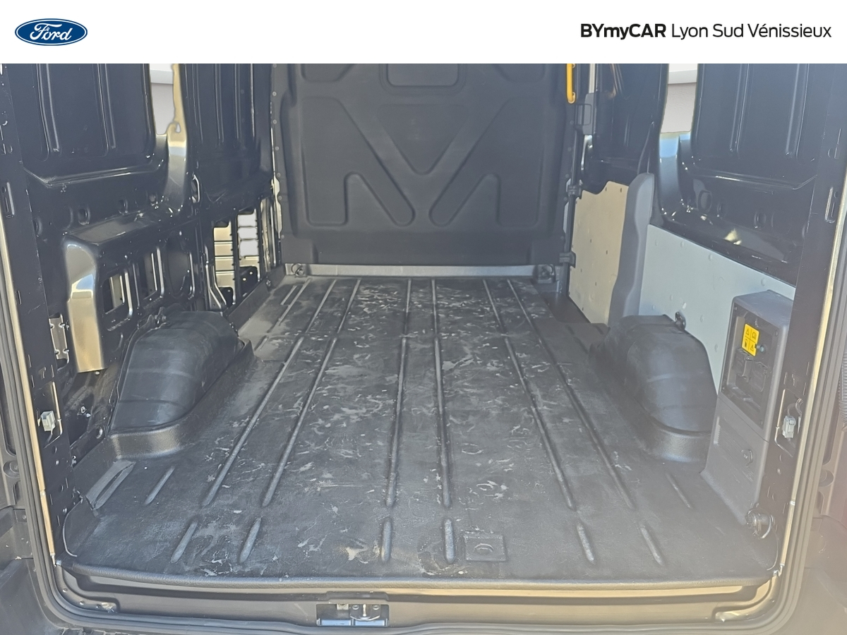 Ford E-TRANSIT FGN 390 L2H2 184 CH BATTERIE 75 KWH — photo 12