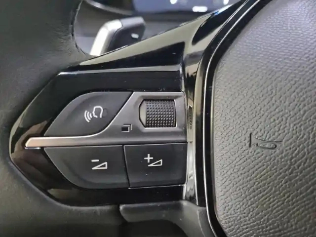 Peugeot 208 hybrid 100 e-dcs6 — photo 28
