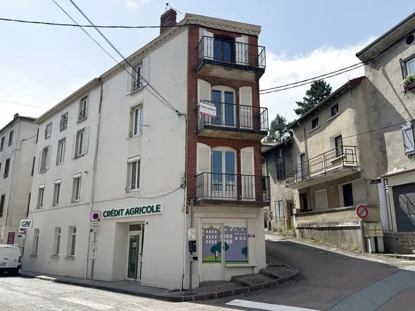 Immeuble de 4 logements et 1 local commercial
