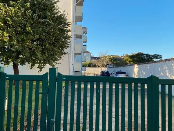 GARAGE -BOX a louer