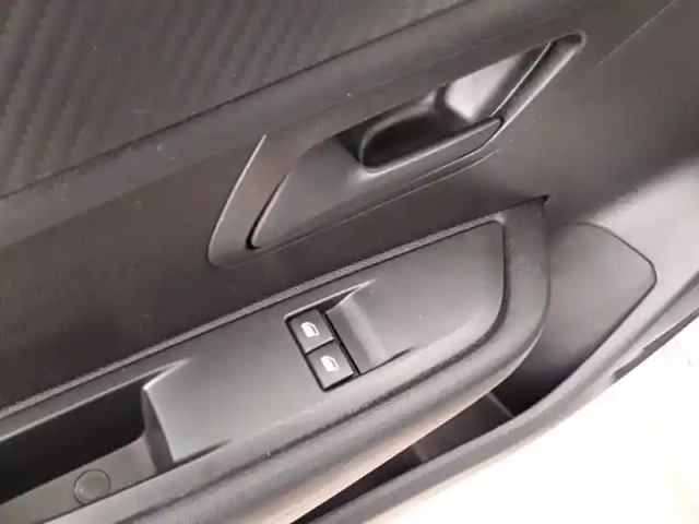 Peugeot 208 puretech 75 s&amp;s bvm5 — photo 50