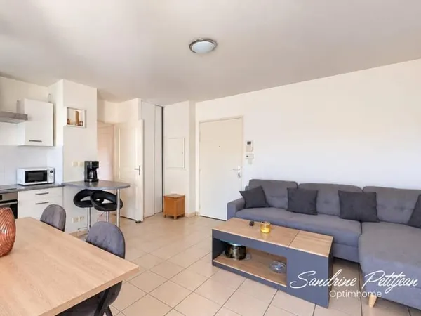 A vendre Appartement T2 45.13m² - avec balcon et garage - Centre Saint André de Corcy 01390