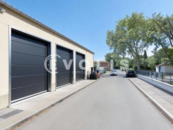 Local d'activité 167 m²