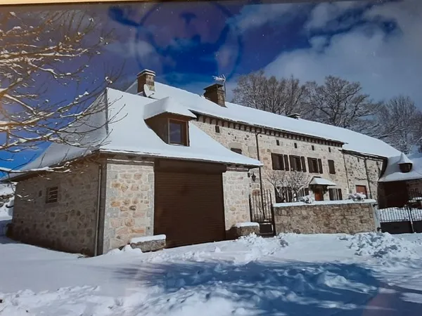 Très belle maison de campagne, proximité Laguiole, bien rare