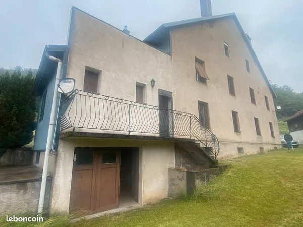 Ferme + gîtes 4 ha de terrain