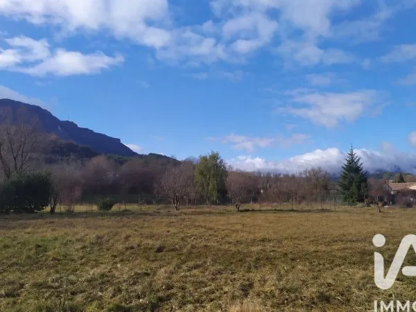 Terrain 2173 m²