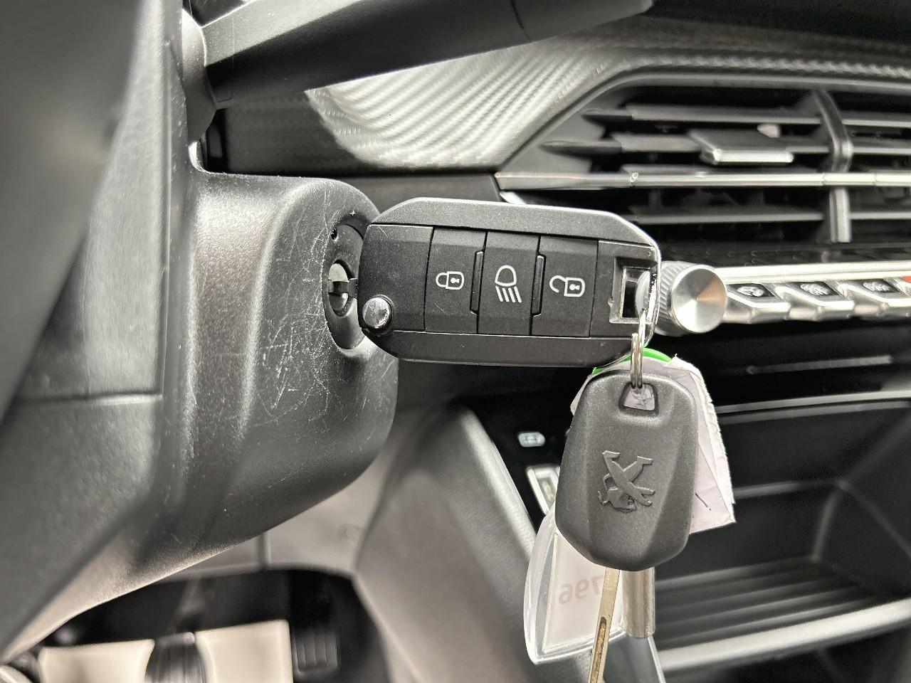 Peugeot 208 puretech 75 s&s bvm5 active business — photo 20